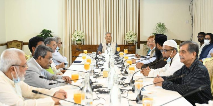 প্রধান উপদেষ্টার সঙ্গে বৈঠকে চারটি রাজনৈতিক দলের নেতারা