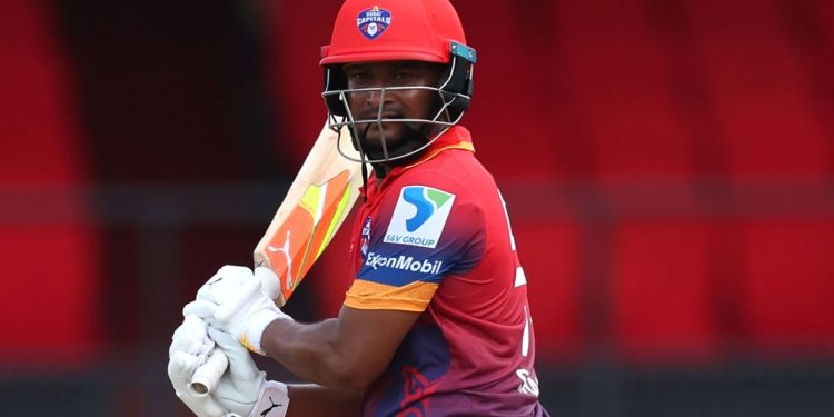 মাঠে নেমেই সাকিবের ফিফটি