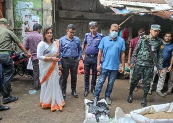 বান্দরবানে মোবাইল কোর্টে জরিমানা ও পলিথিন জব্দ