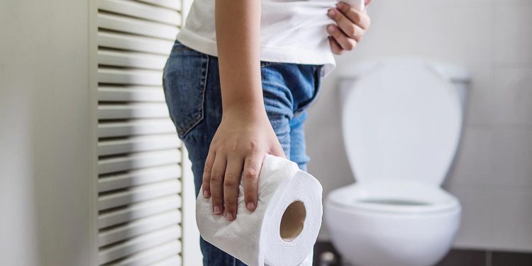 সকালে পেট খালি হয় না? জেনে নিন সমাধান