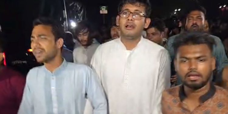 বর্জনের পর পুনরায় জাকসু নির্বাচনের দাবিতে ছাত্রদলের বিক্ষোভ