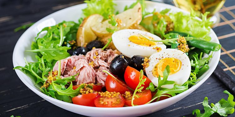 দুপুরের খাবারের আগে সালাদ খেলে কী হয়?