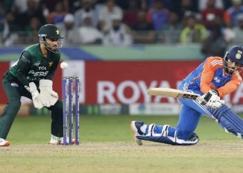 শেষ ওভারের রোমাঞ্চে পাকিস্তানকে হারিয়ে নবম শিরোপা জিতল ভারত