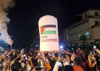 প্রবারণার ফানুসে উড়ল ফিলিস্তিন মুক্তির বার্তা