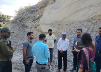 বান্দরবানে পাহাড় কাটায় প্রশাসনের অভিযান ও জরিমানা