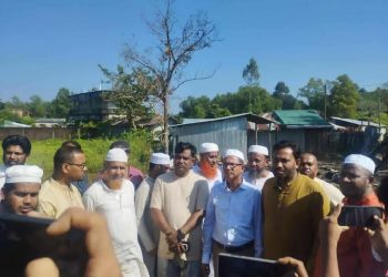 নাইক্ষ্যংছড়ির বাইশারীতে অগ্নিকান্ডে ক্ষতিগ্রস্থদের মাঝে আর্থিক সহায়তা