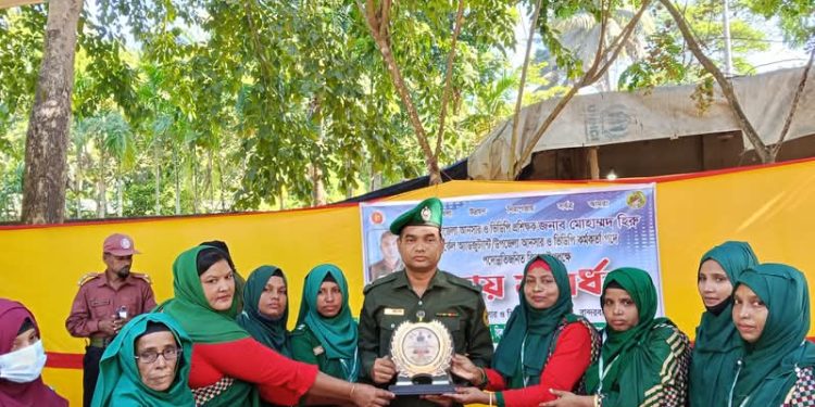 লামায় আনসার ভিডিপি প্রশিক্ষক হিরোর বিদায় সংবর্ধনা