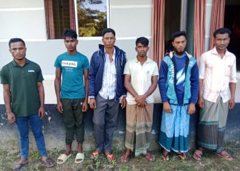 বান্দরবন রেইচা আর্মি  চেকপোস্টে ৬ মায়ানমার নাগরিক আটক