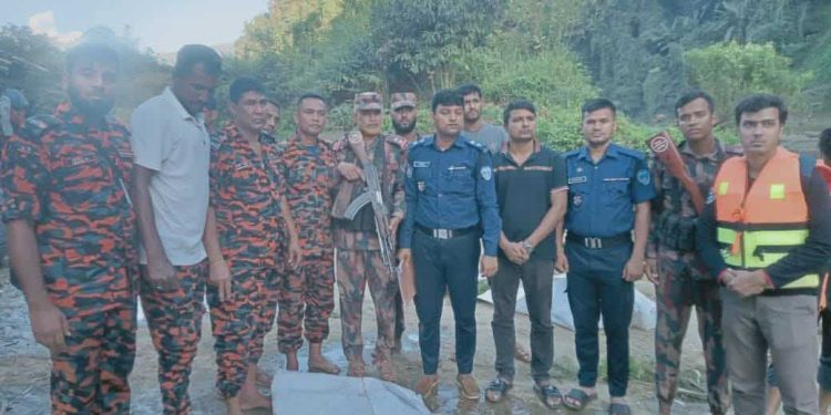 বান্দরবানে নাফাখুম থেকে পর্যটকের লাশ উদ্ধার