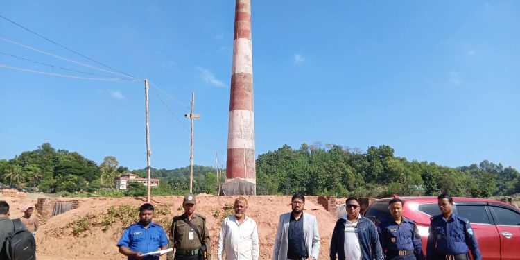 লামায় ৪টি ইটভাটাকে ৮ লাখ টাকা জরিমানা