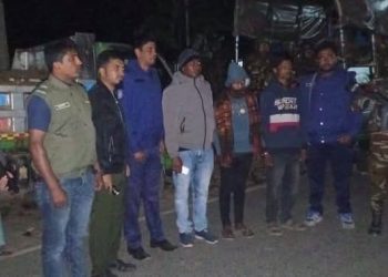 আলীকদমে পাহাড় কাটার দায়ে স্কেবেটর জব্দ ও ৬ লাখ টাকা জরিমানা