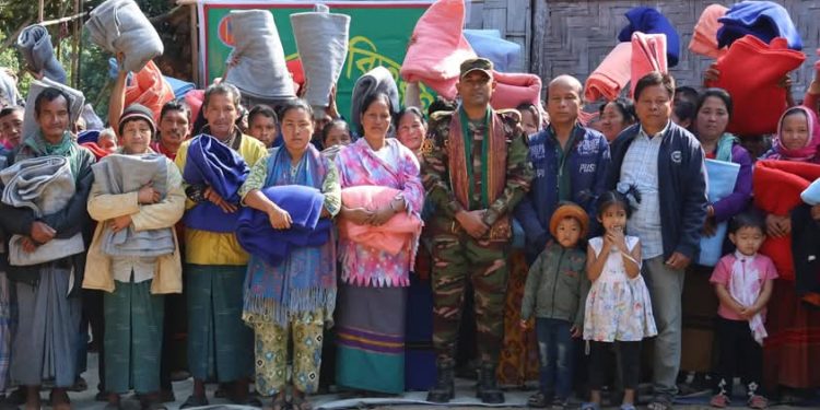 আলীকদম সেনাজোনের উদ্যোগে দূর্গমে শীতবস্ত্র বিতরণ