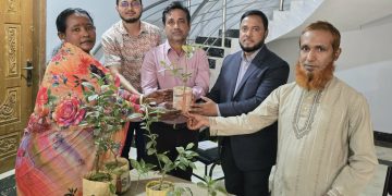 পালস বাংলাদেশ সোসাইটির উদ্যোগে রামুতে পিছিয়ে পড়া নারীদের সবজি চারা ও কৃষি উপকরণ বিতরণ