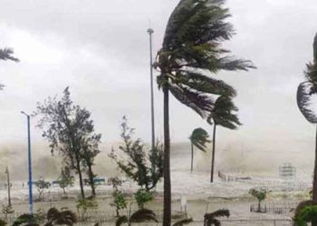 ৯ অঞ্চলে দমকা হাওয়া ও বজ্রবৃষ্টির সম্ভাবনা, নদীবন্দরে সতর্কবার্তা