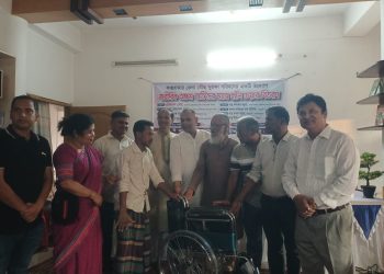 বৌদ্ধ সুরক্ষা পরিষদের উদ্যোগে রামুতে হুইল চেয়ার বিতরণ