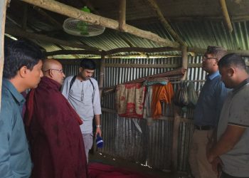 প্রতিবন্ধী ও অসুস্থ আলম শাইরের পাশে বৌদ্ধ সুরক্ষা পরিষদ