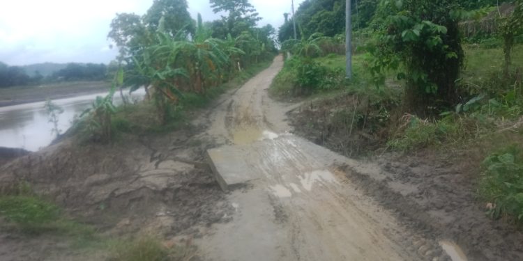 লামা সদর ইউনিয়নে পাহাড় ধ্বসে রাস্তা ক্ষয়ক্ষতি