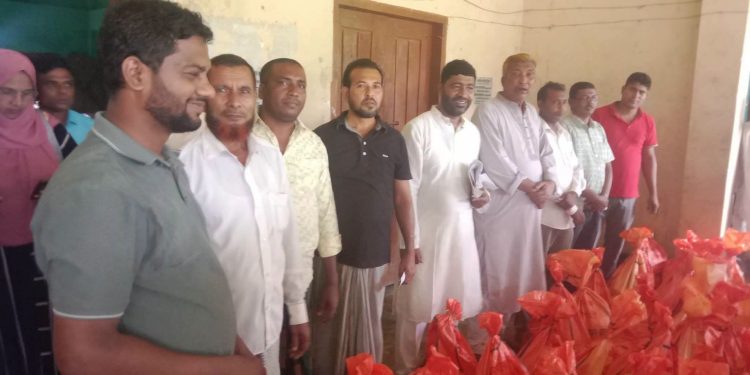বমু বিলছড়িতে স্বরাষ্ট্রমন্ত্রীর ত্রাণসামগ্রী পেল ৬০০ পরিবার