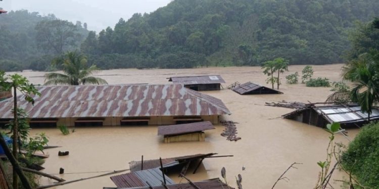 বন্যা মোকাবিলায় পরিবারের সবার যেসব বিষয় জানা উচিত
