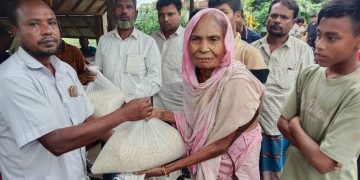 পশ্চিম পাড়া আনোয়ার মেম্বার এর চাউল পেল ৭০ পরিবার
