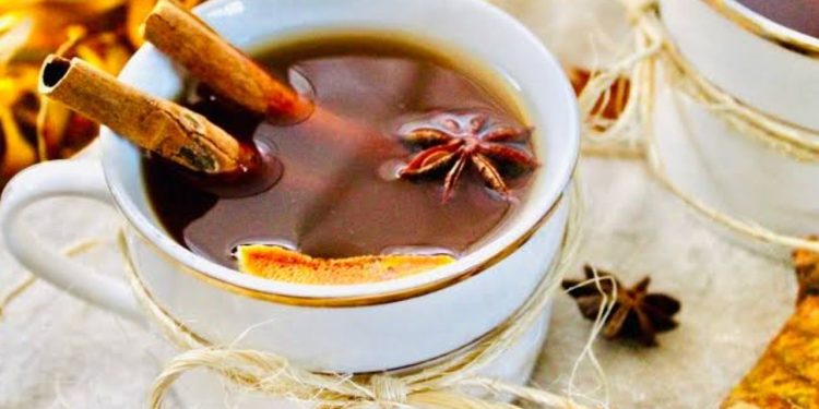 সর্দি-কাশিতে এক কাপ মশলা চা