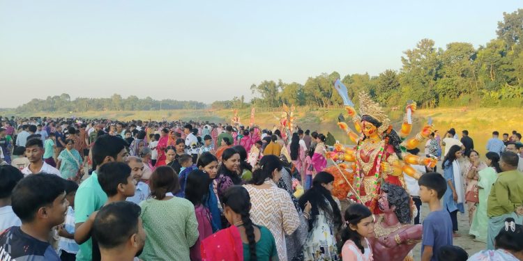 রামুর বাঁকখালী নদীতে সম্প্রীতির আবহে প্রতিমা বিসর্জন